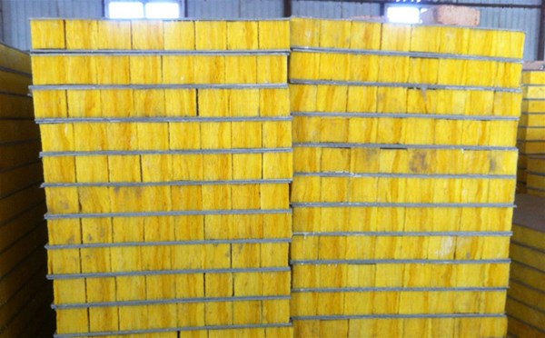 玻璃棉卷氈在鋼結構施工能夠達到保溫，降噪的效果